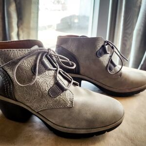 Women's Embossed Lace-Up Ankle Boot in Taupe